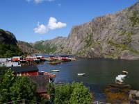 Häuser im Fjordschluss bei Nusfjord - Lofoten